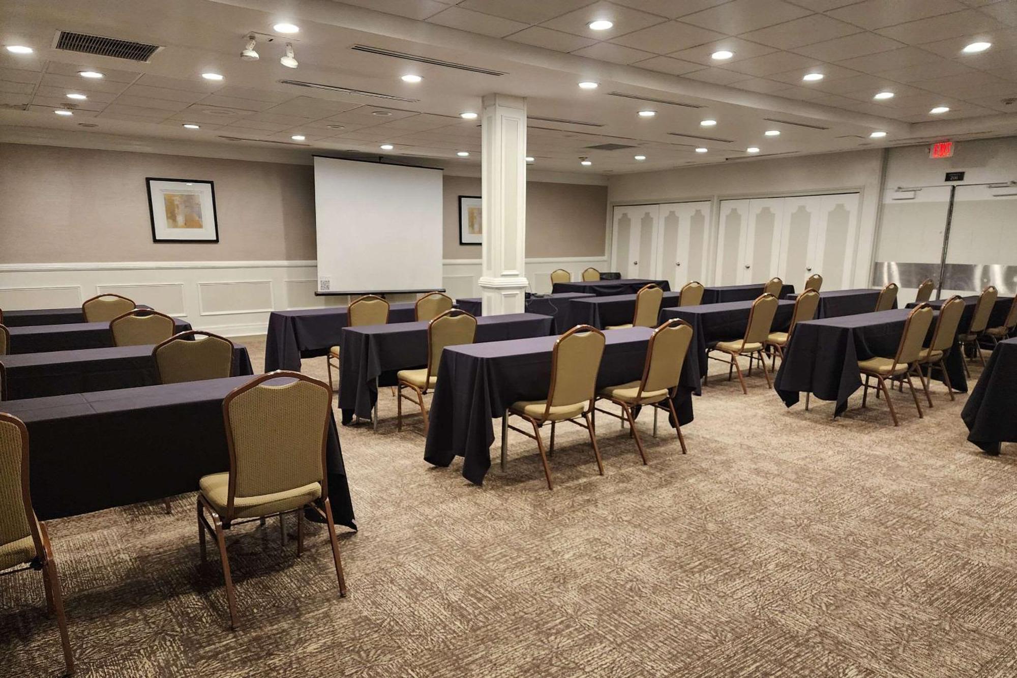 Radisson Hotel Southfield-Detroit Екстер'єр фото