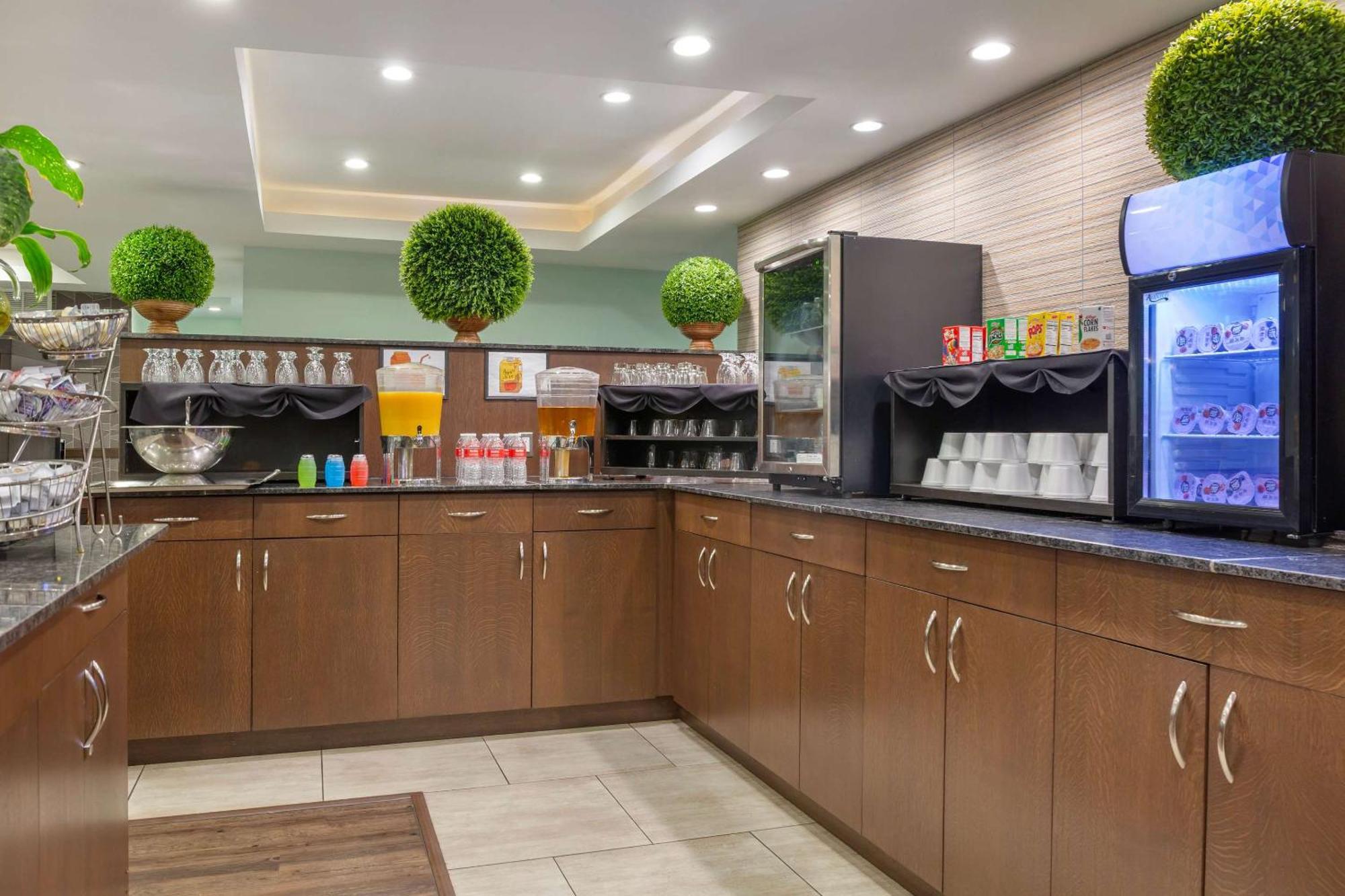 Radisson Hotel Southfield-Detroit Екстер'єр фото