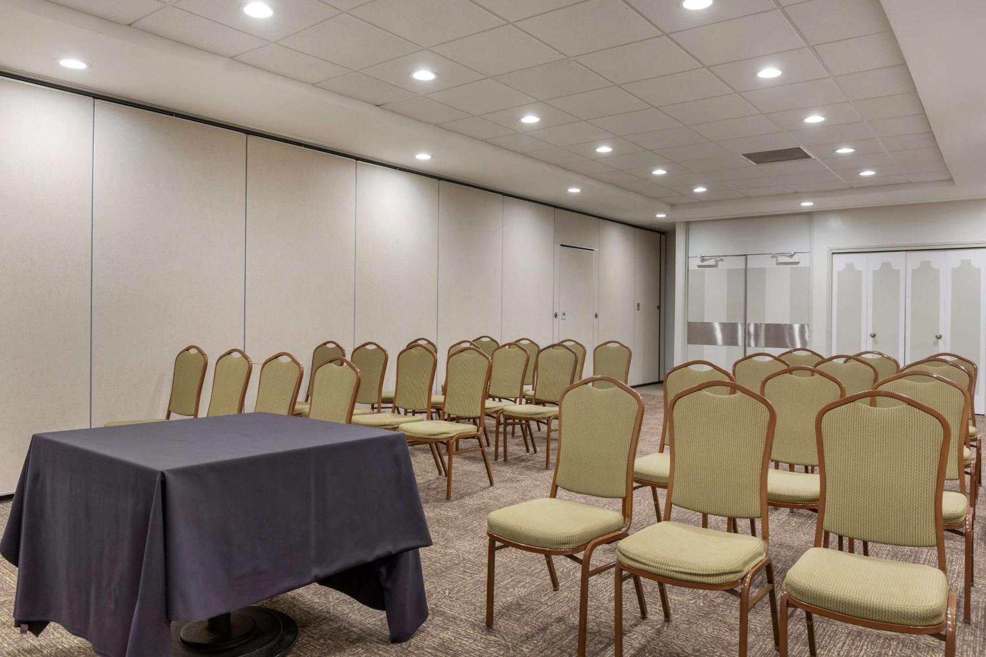 Radisson Hotel Southfield-Detroit Екстер'єр фото
