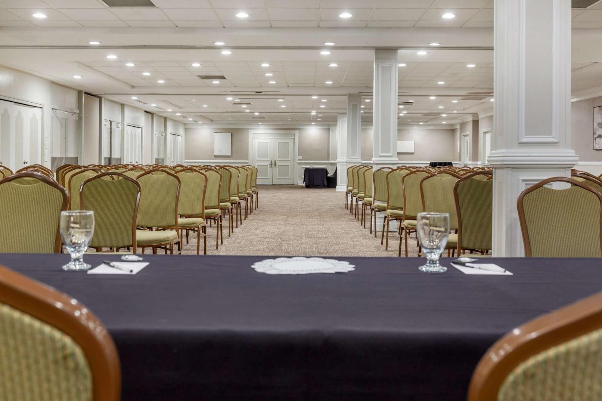 Radisson Hotel Southfield-Detroit Екстер'єр фото